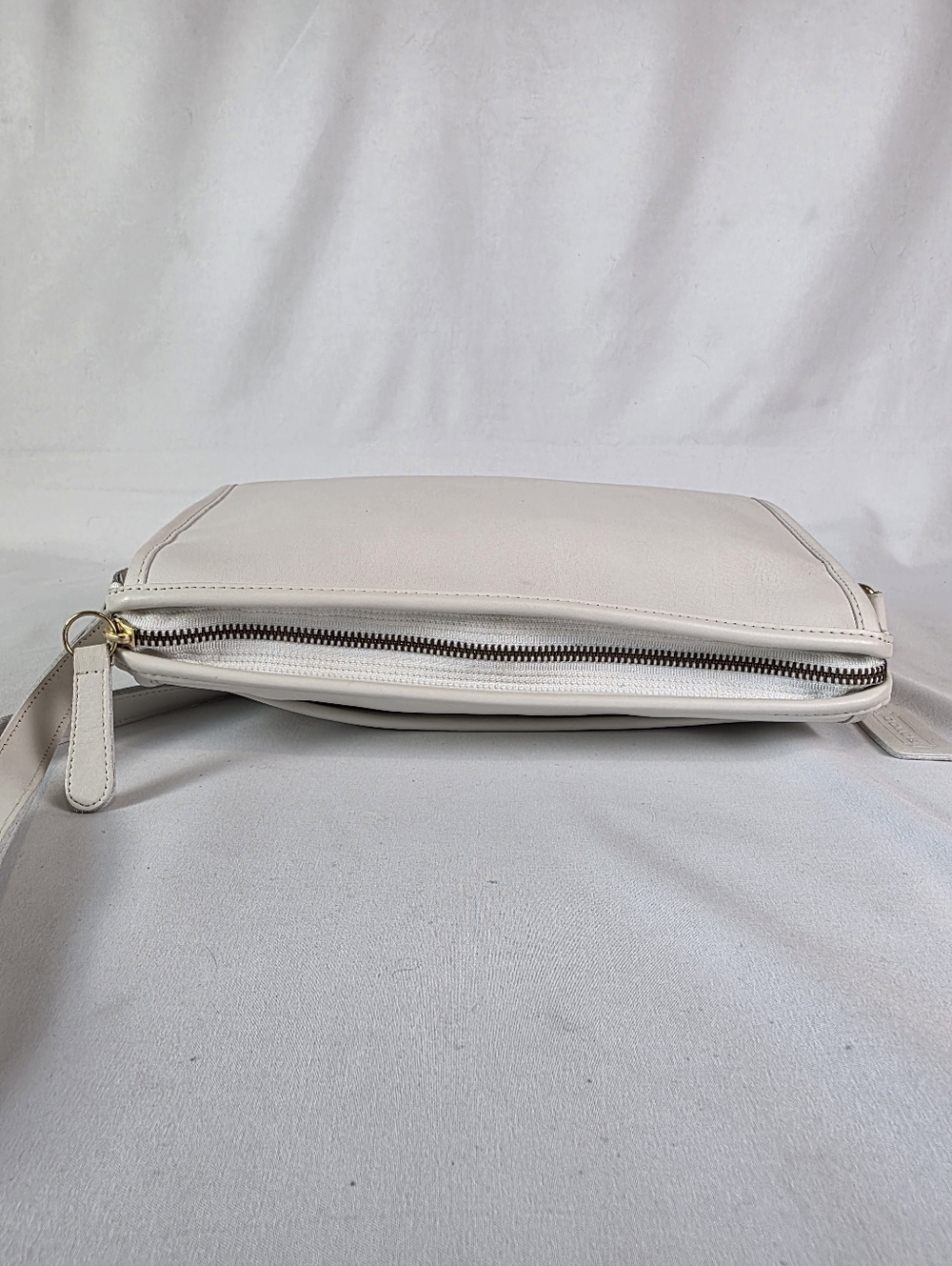 Vintage Coach Taylor 9944 White Leather Crossbody Bag Purse Bridal Wedding - Picture 6 of 15